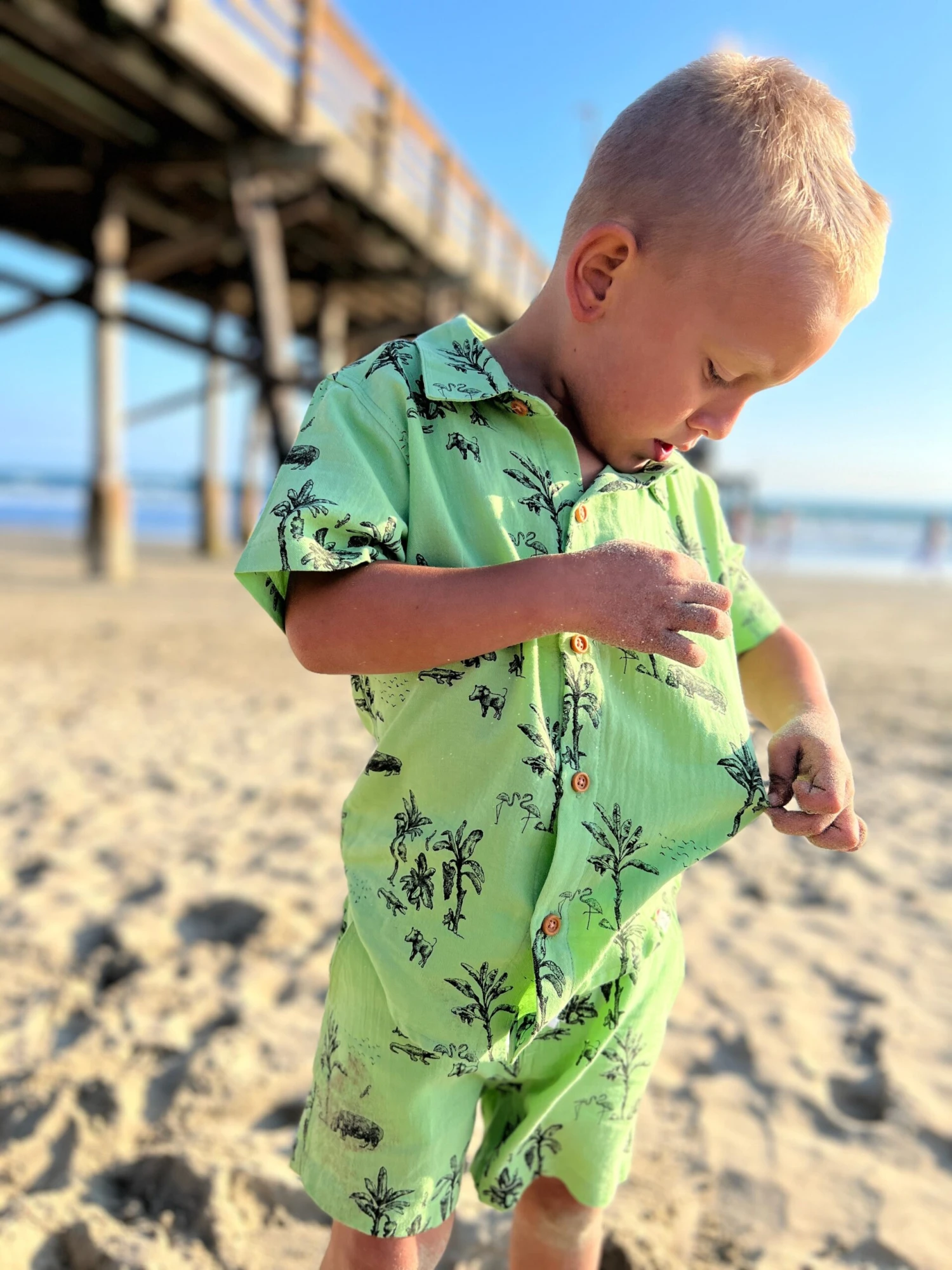 PAMPA Pale Green Savannah Giraffe Shirt 4 PAMPA Pale Green Savannah Giraffe Shirt - Image 4