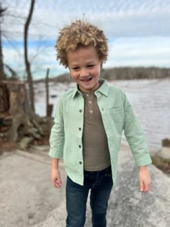 ATWOOD Green Seersucker Woven Shirt -Me & Henry HB1395MHB1374F 3 610ae4f8 9956 40a5 be4a 7b0965fd878f