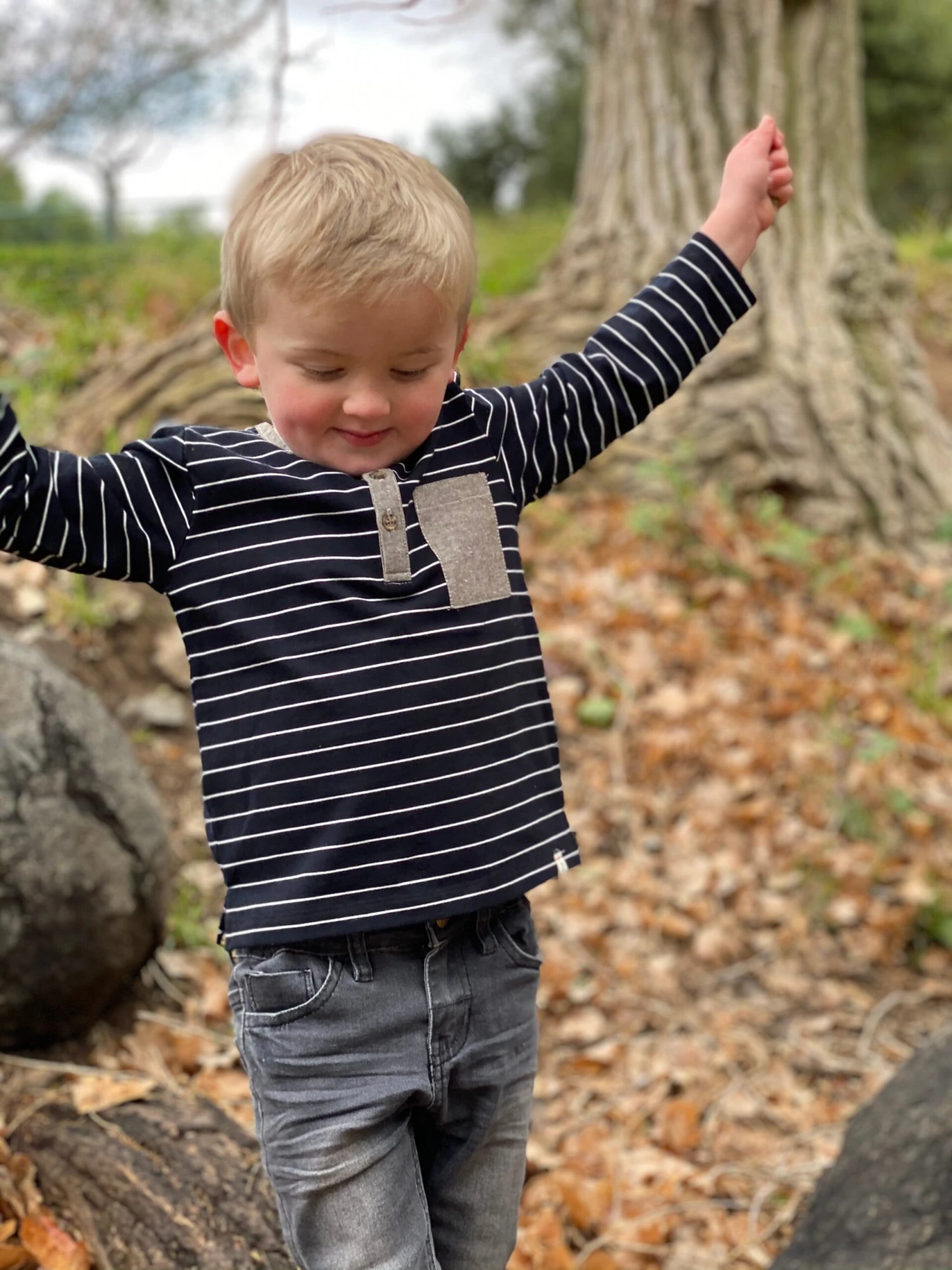 LINDEN Black/white Stripe Henley 2 LINDEN Black/white Stripe Henley - Image 2