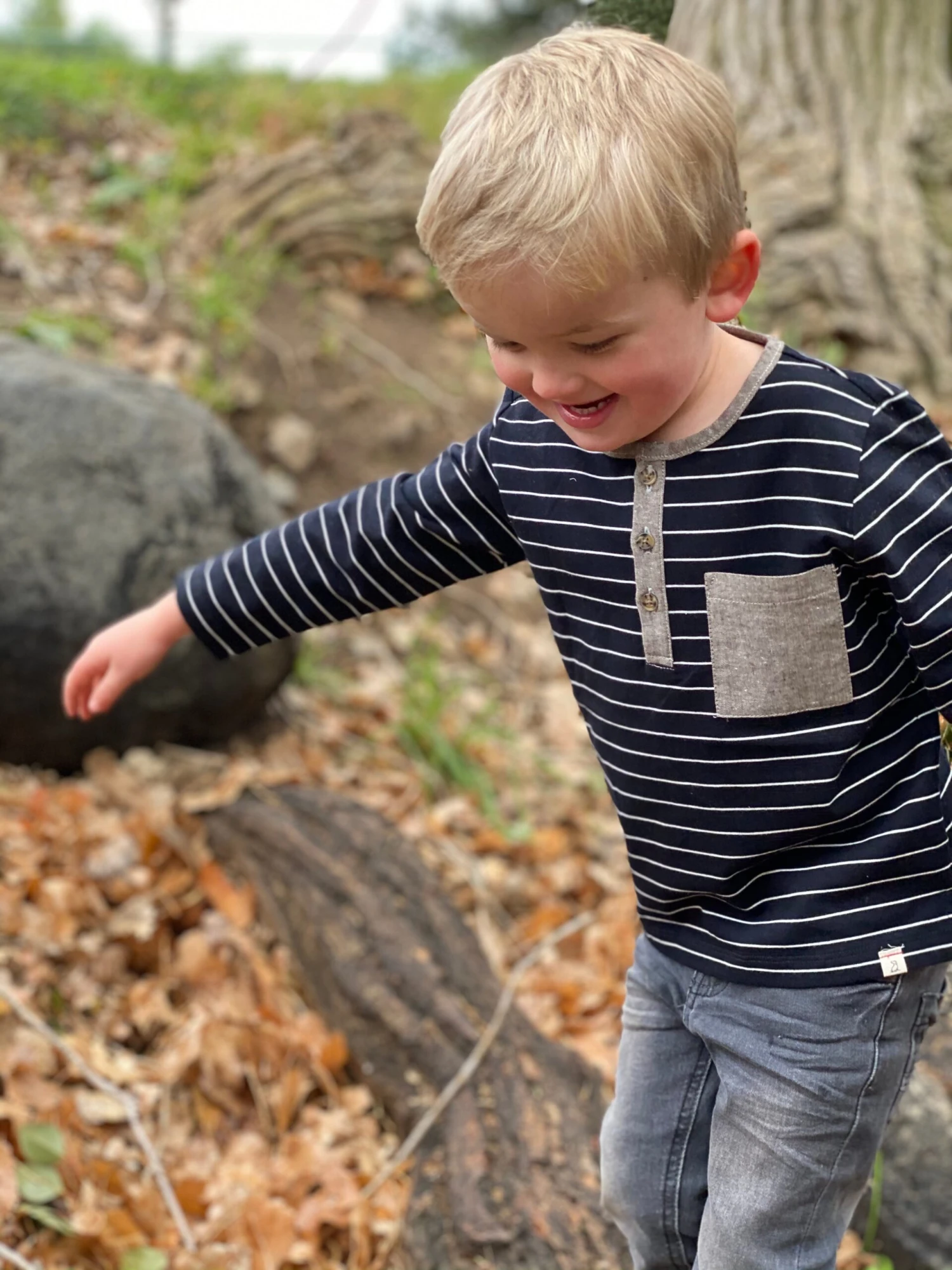 LINDEN Black/white Stripe Henley 3 LINDEN Black/white Stripe Henley - Image 3